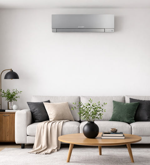 Photo dans un salon d'un split Mitsubishi Electric Gamme design EF argenté